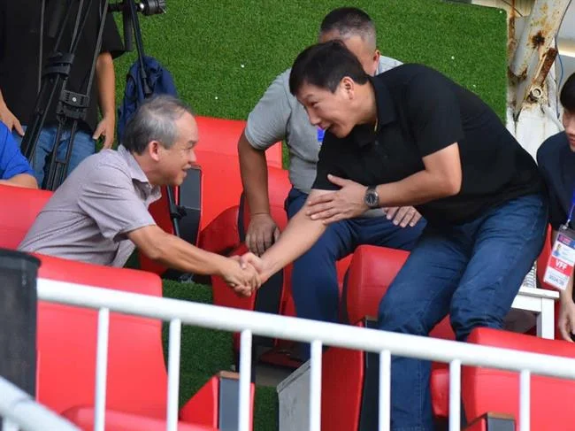 Hình ảnh hỗ trợ khách hàng fcb8 thể thao